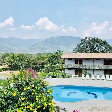 Hosteria Tierra Dorada Yantzaza Zewnętrze zdjęcie