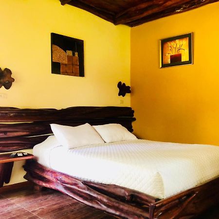 Hosteria Tierra Dorada Yantzaza Zewnętrze zdjęcie