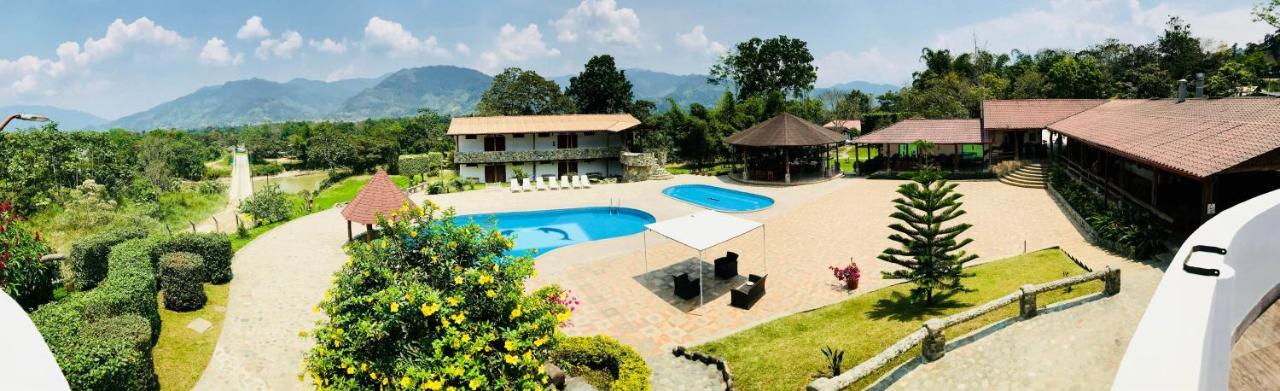 Hosteria Tierra Dorada Yantzaza Zewnętrze zdjęcie