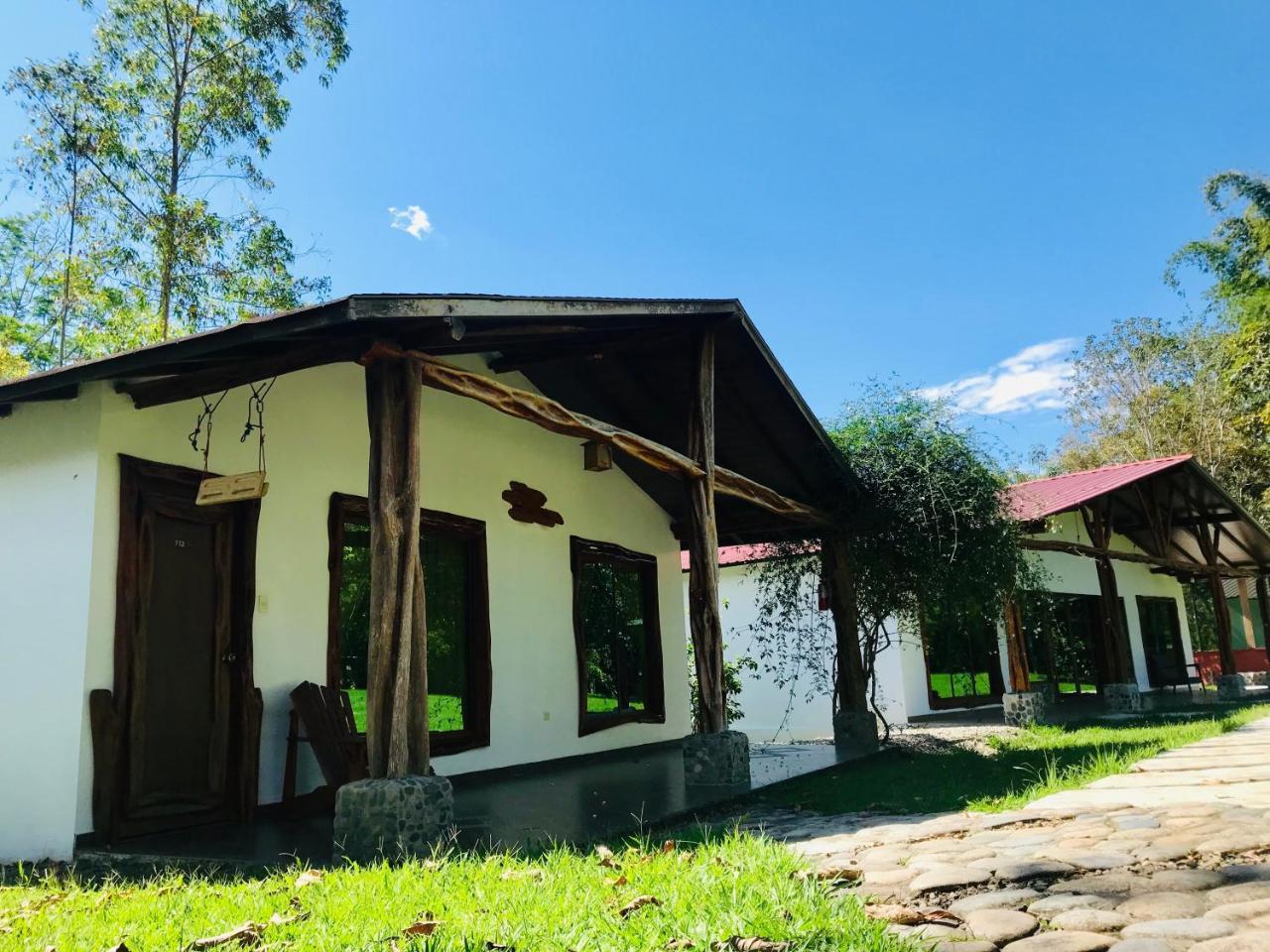 Hosteria Tierra Dorada Yantzaza Zewnętrze zdjęcie