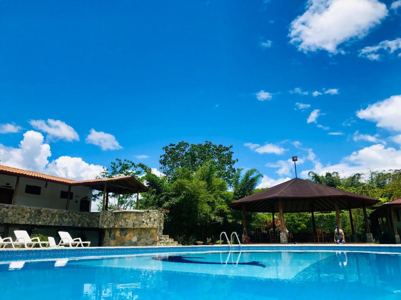 Hosteria Tierra Dorada Yantzaza Zewnętrze zdjęcie