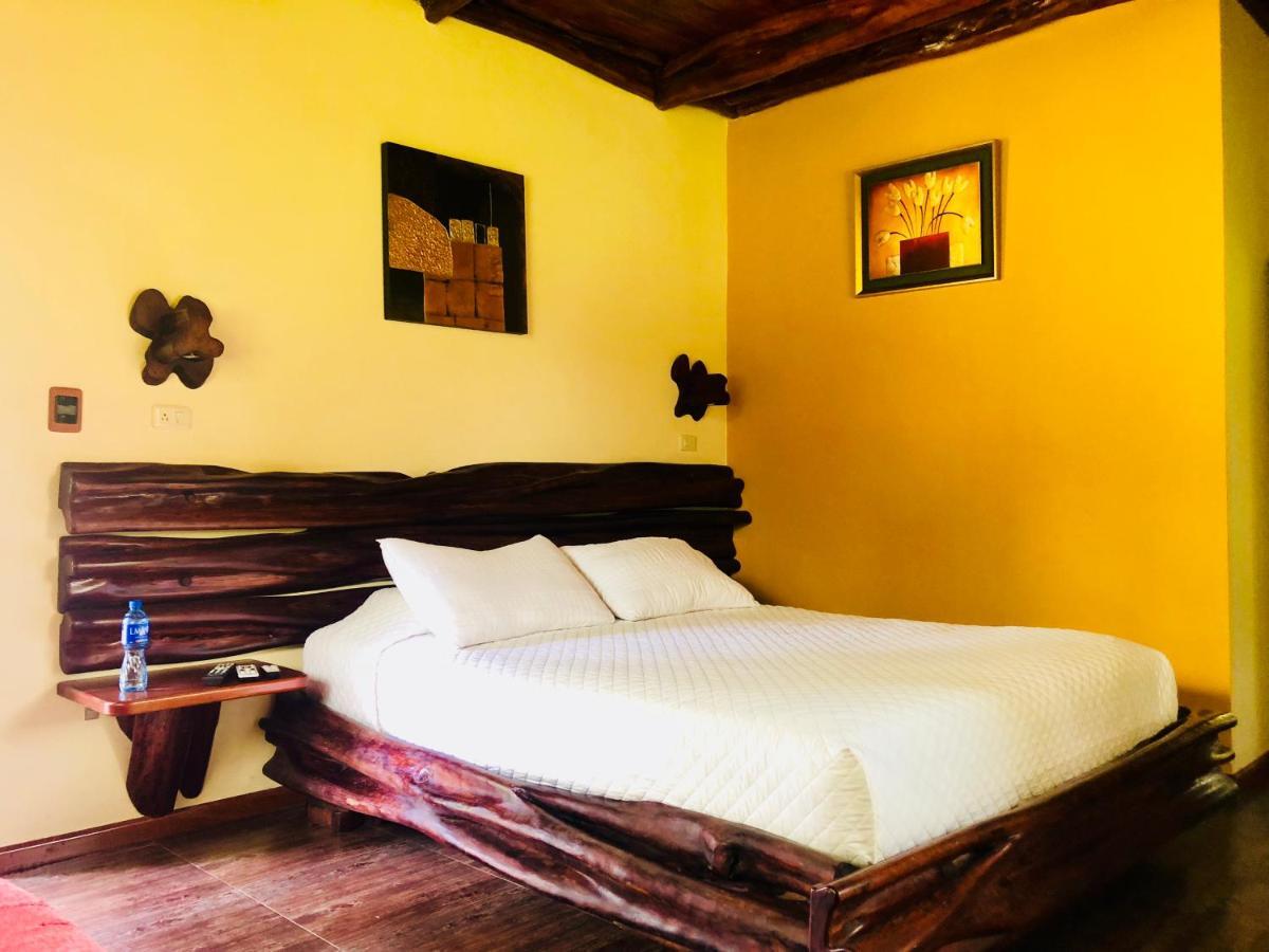 Hosteria Tierra Dorada Yantzaza Zewnętrze zdjęcie
