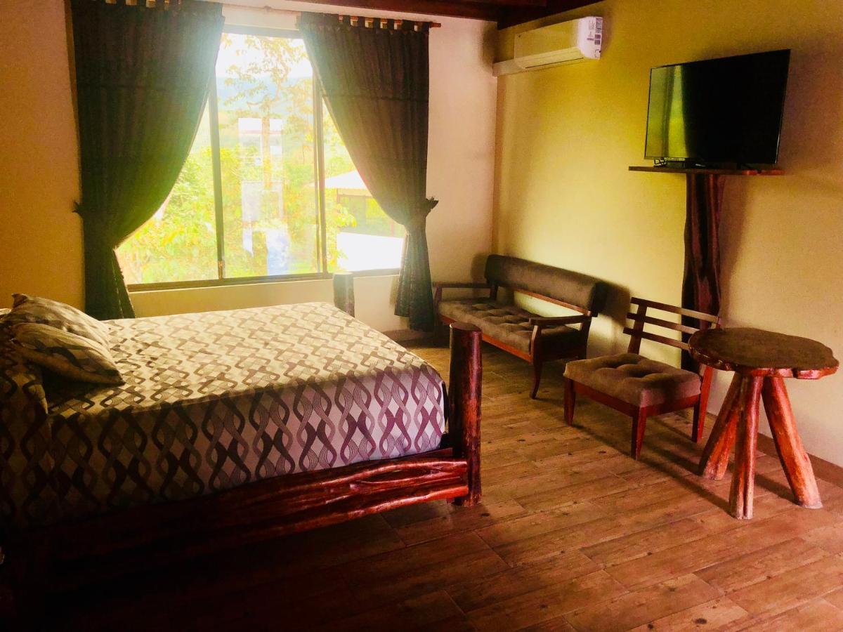 Hosteria Tierra Dorada Yantzaza Zewnętrze zdjęcie